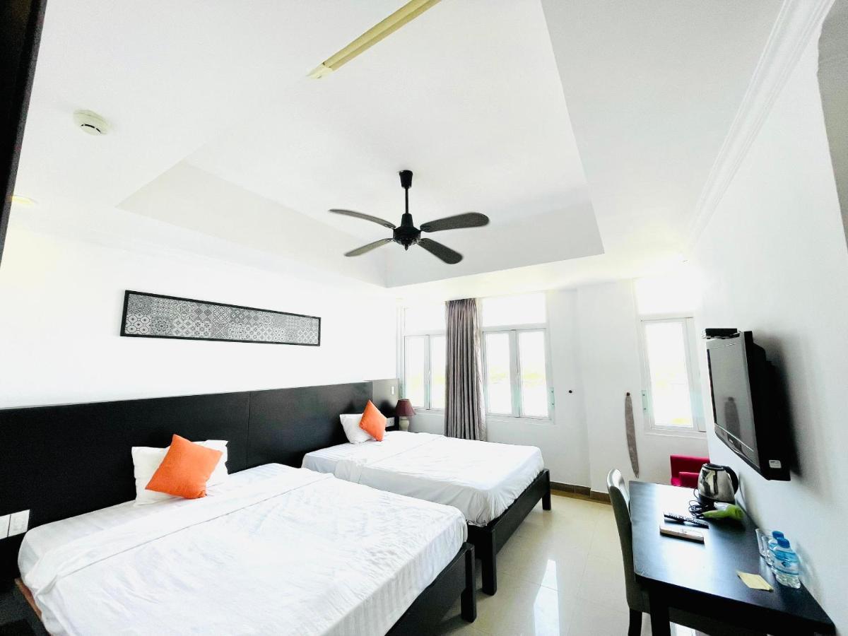 Queen Palace Sea View Hotel Da Nang Exterior photo